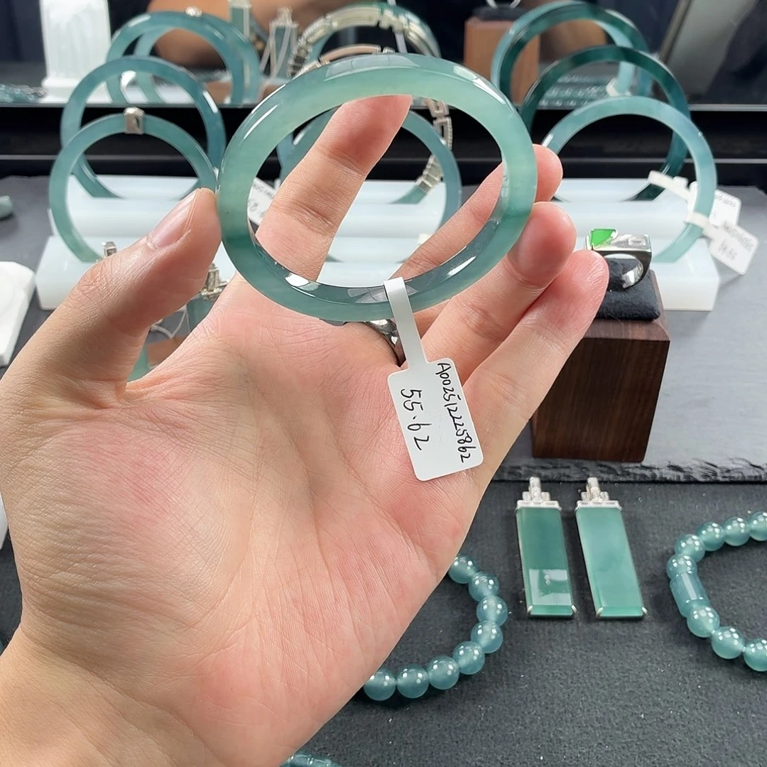 翡翠未镶嵌手镯55.62