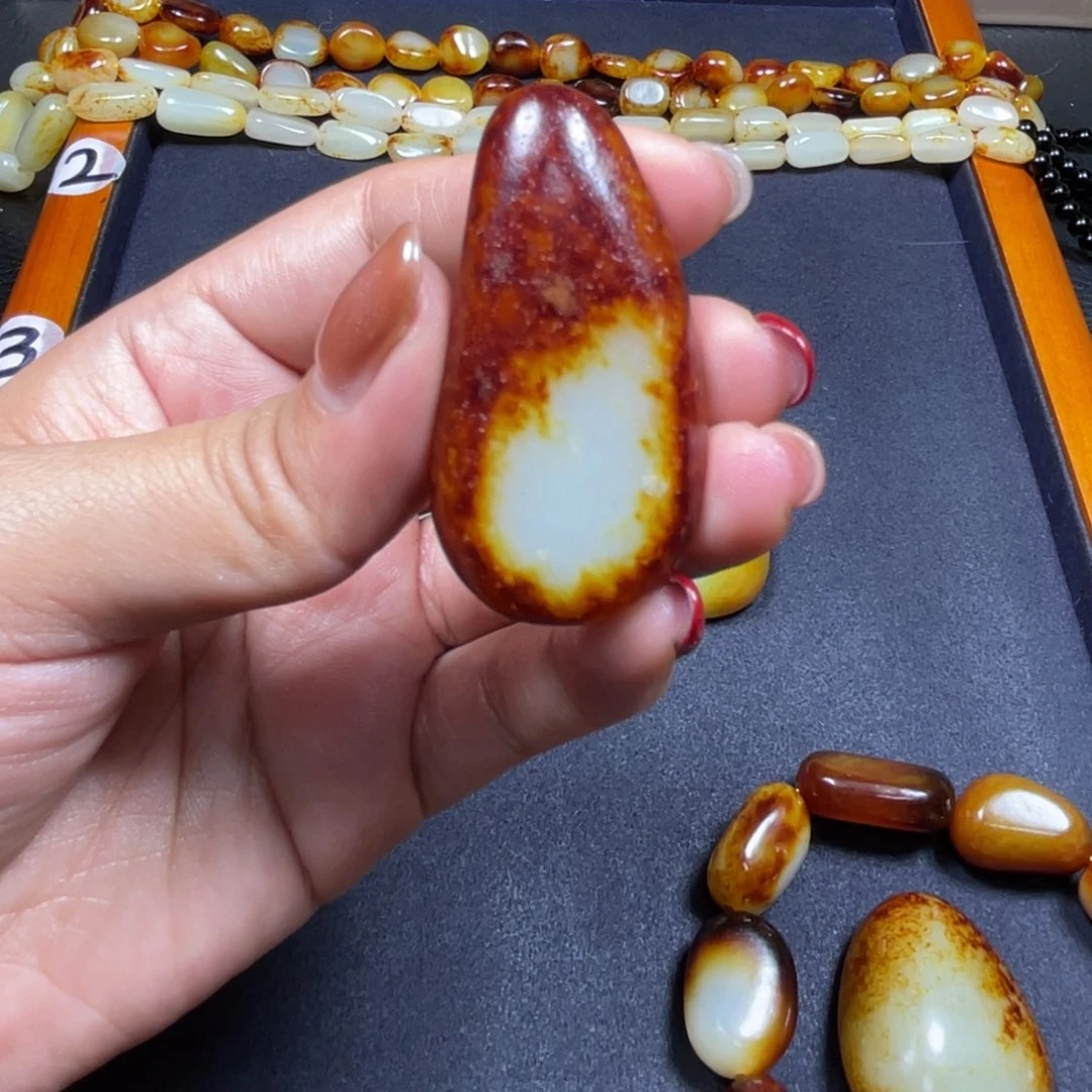 颈饰未镶嵌和田玉