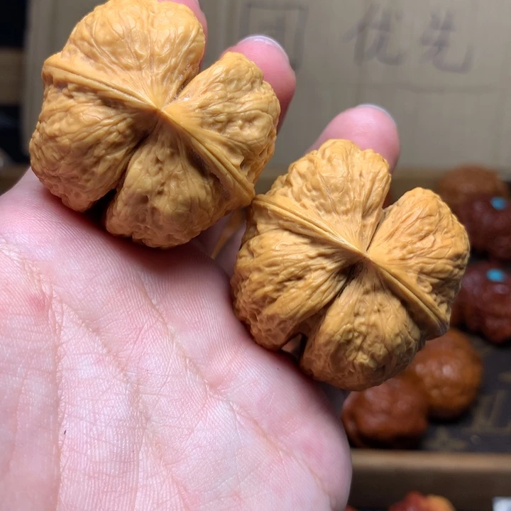 胖****文玩核桃把件连体
