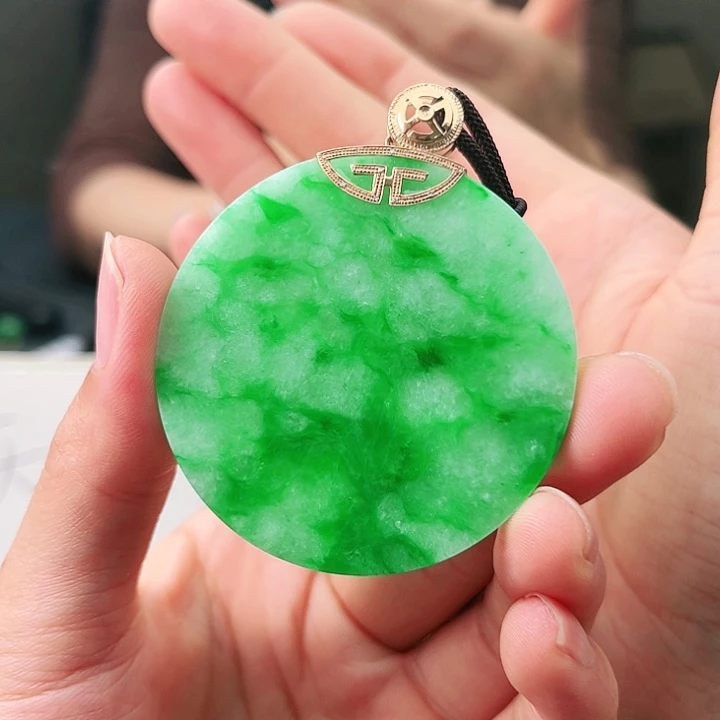 翡翠18K金镶嵌颈饰缅甸翡翠