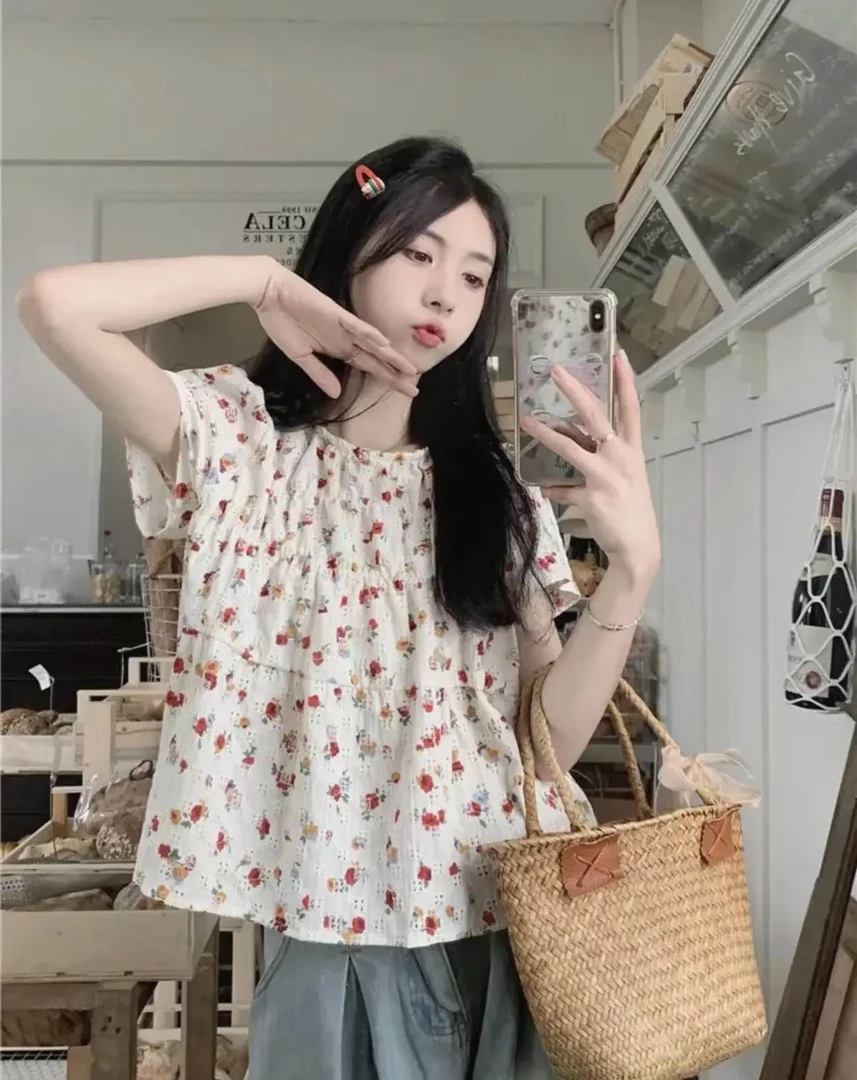 2025年新款韩系甜美减龄圆领重工刺绣碎花上衣女夏季