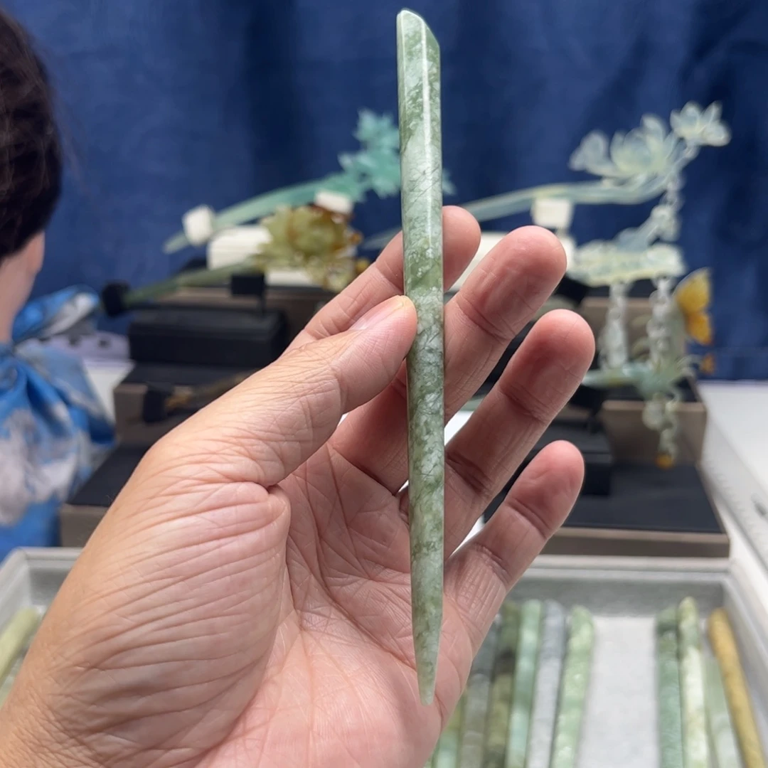 蛇纹石玉未镶嵌福利发簪俊**梅