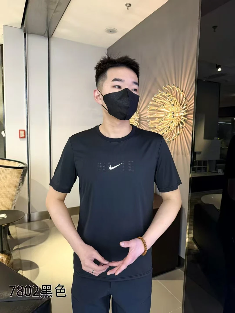 圆领T恤夏季运动短袖简约上衣男士时尚美式潮流休闲短袖