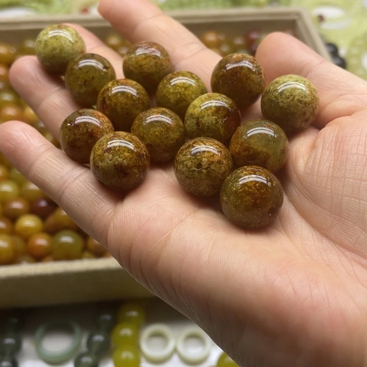 蛇纹石玉手串未镶嵌盛***