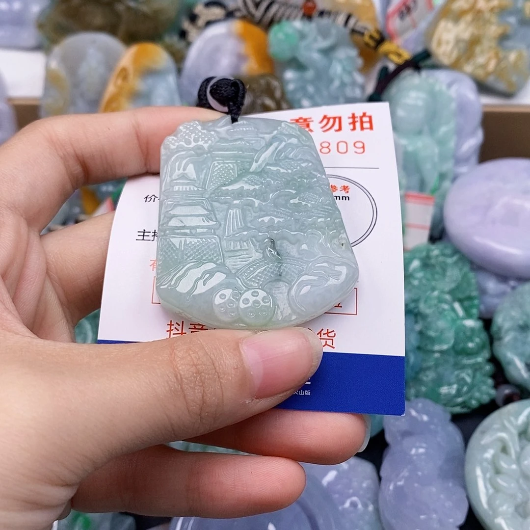 吊坠(不含链)未镶嵌翡翠