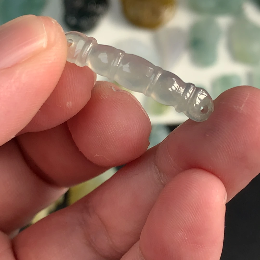 小***小翡翠未镶嵌颈饰翡翠手牌