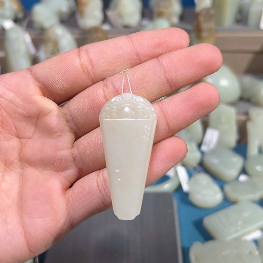 和田玉（糖玉）未镶嵌颈饰