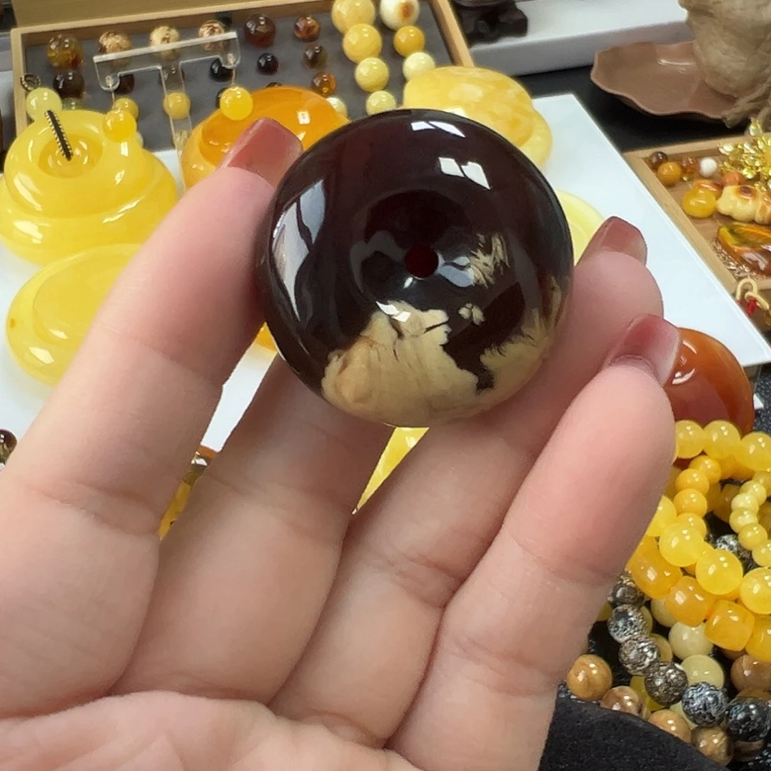 琥珀颈饰未镶嵌平安扣