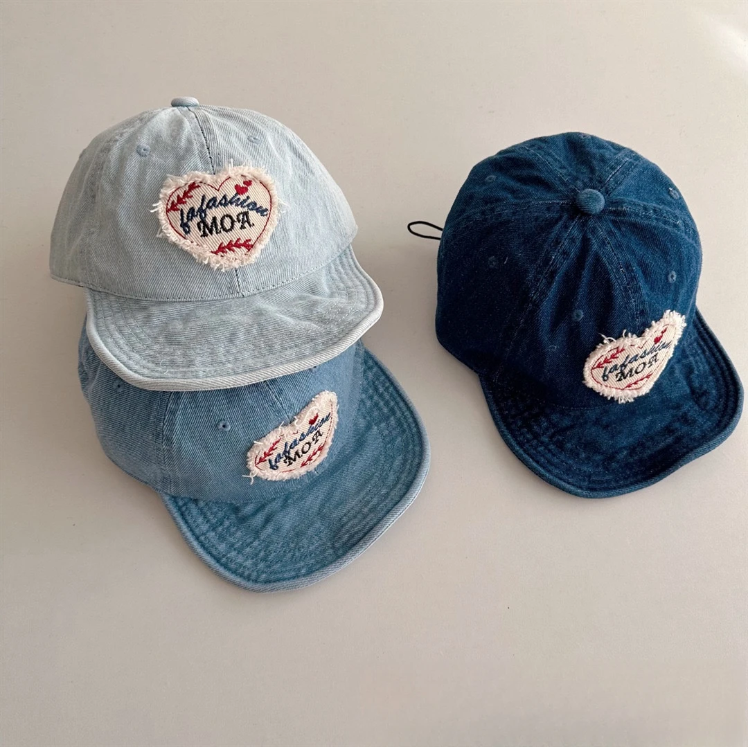 儿童棒球帽春秋款韩版爱心贴布洋气百搭帽子男女童遮阳软檐鸭舌帽