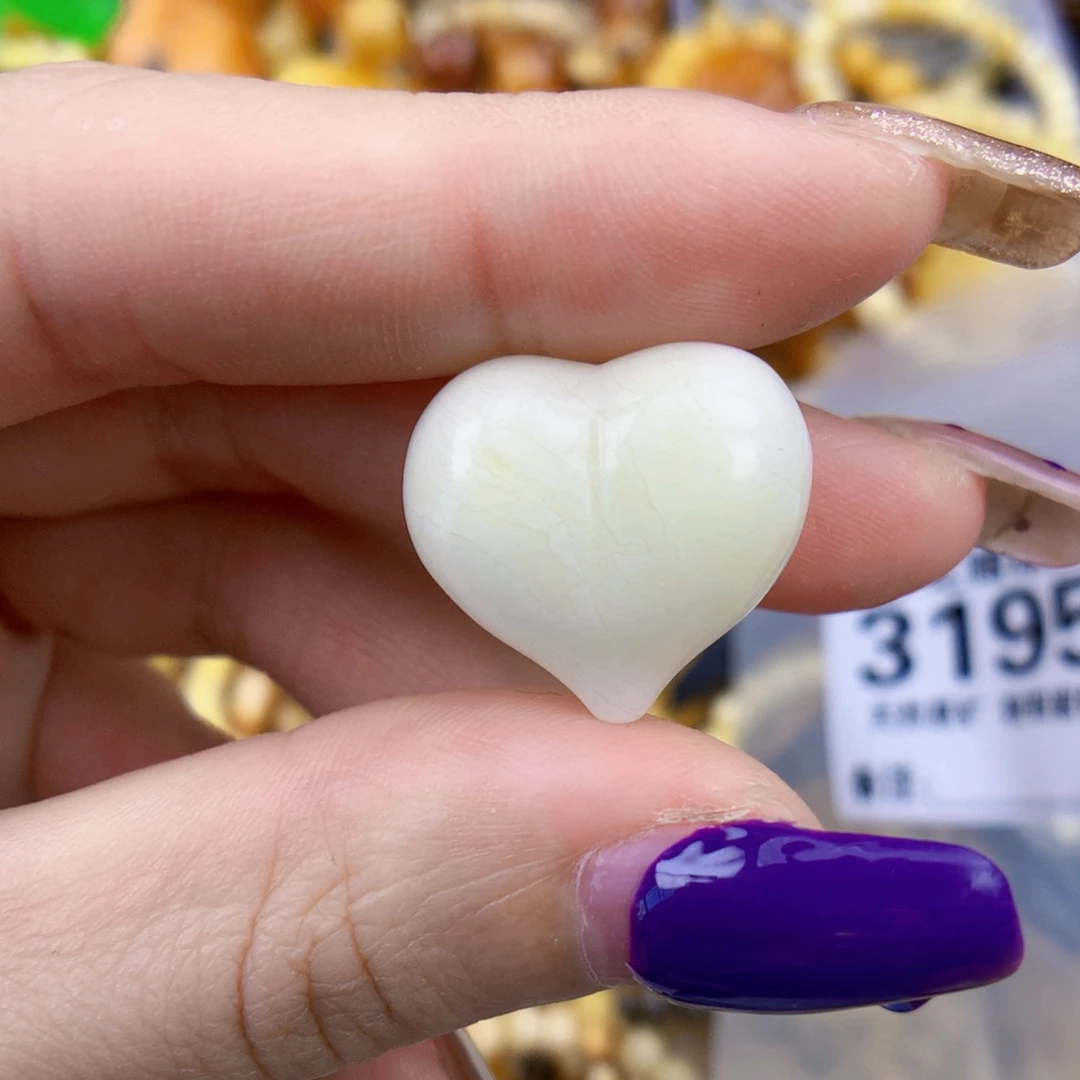 琥珀未镶嵌珠宝奇石20×18.8