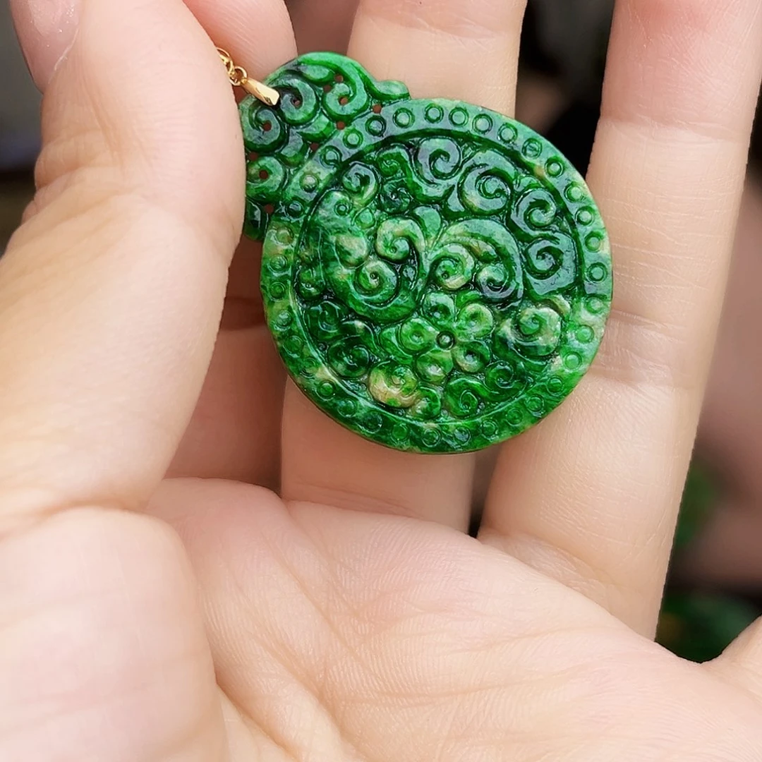 翡翠18K金镶嵌颈饰多样性