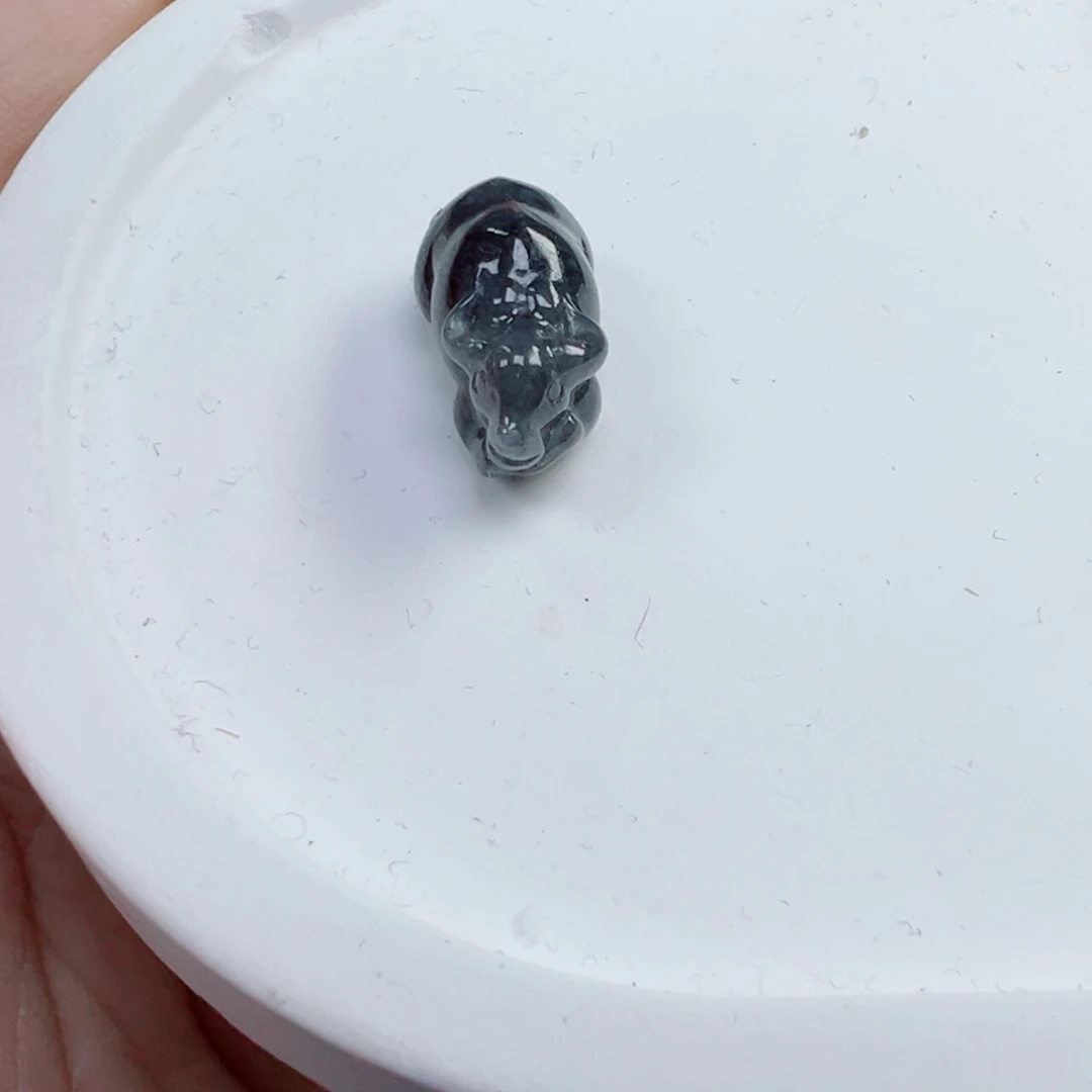 翡翠散珠大黑牛一只