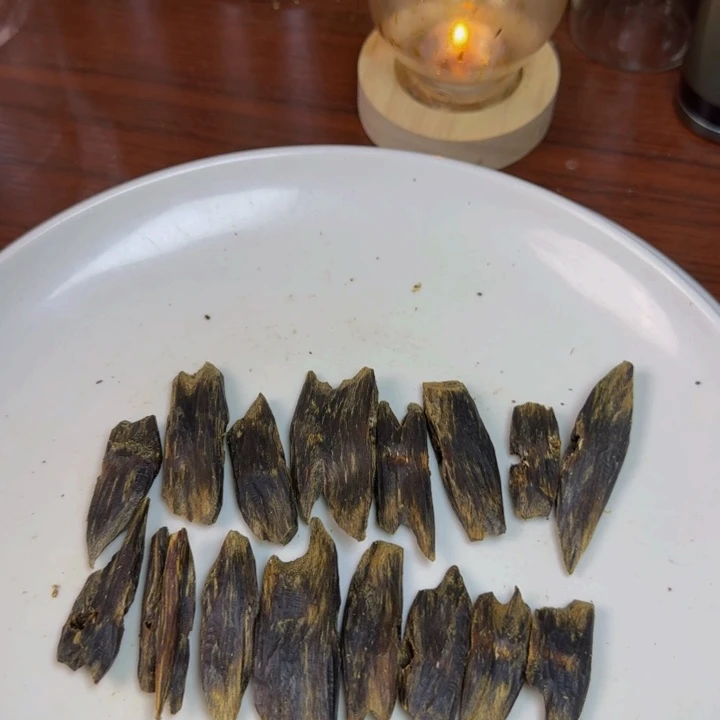 沉香沉香碎屑我****意块料多样性发货