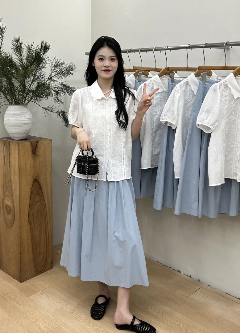 28116慕尚小领子刺绣小衫