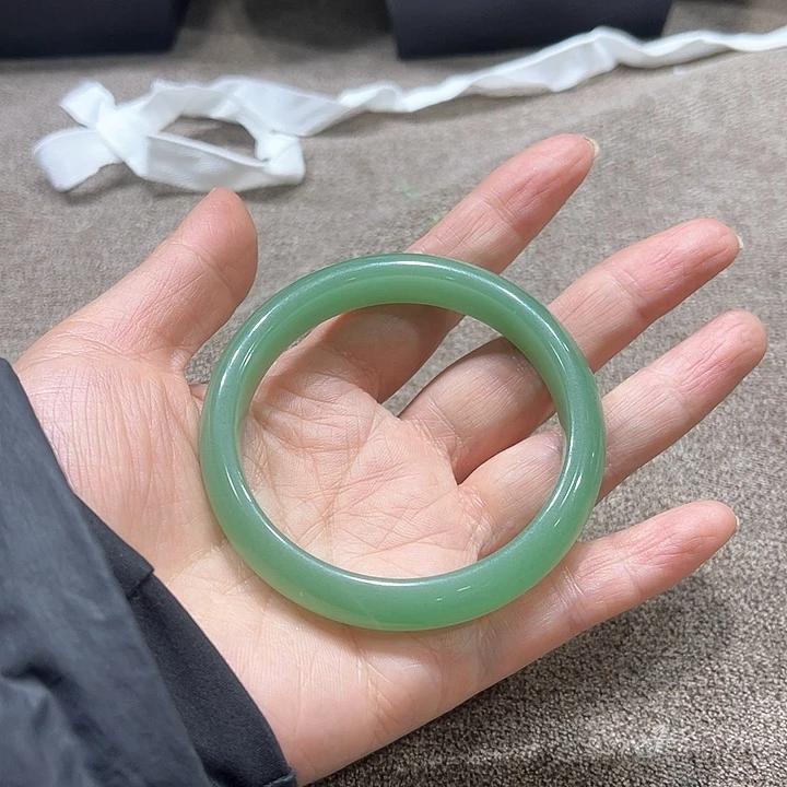 东陵石手镯未镶嵌