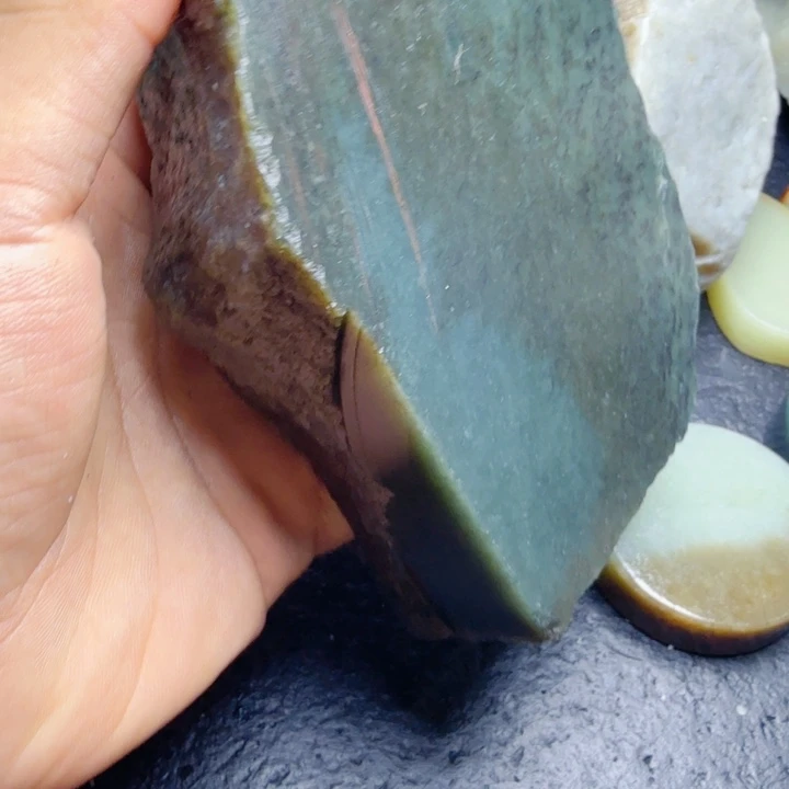 和田玉（糖玉）未镶嵌珠宝奇石