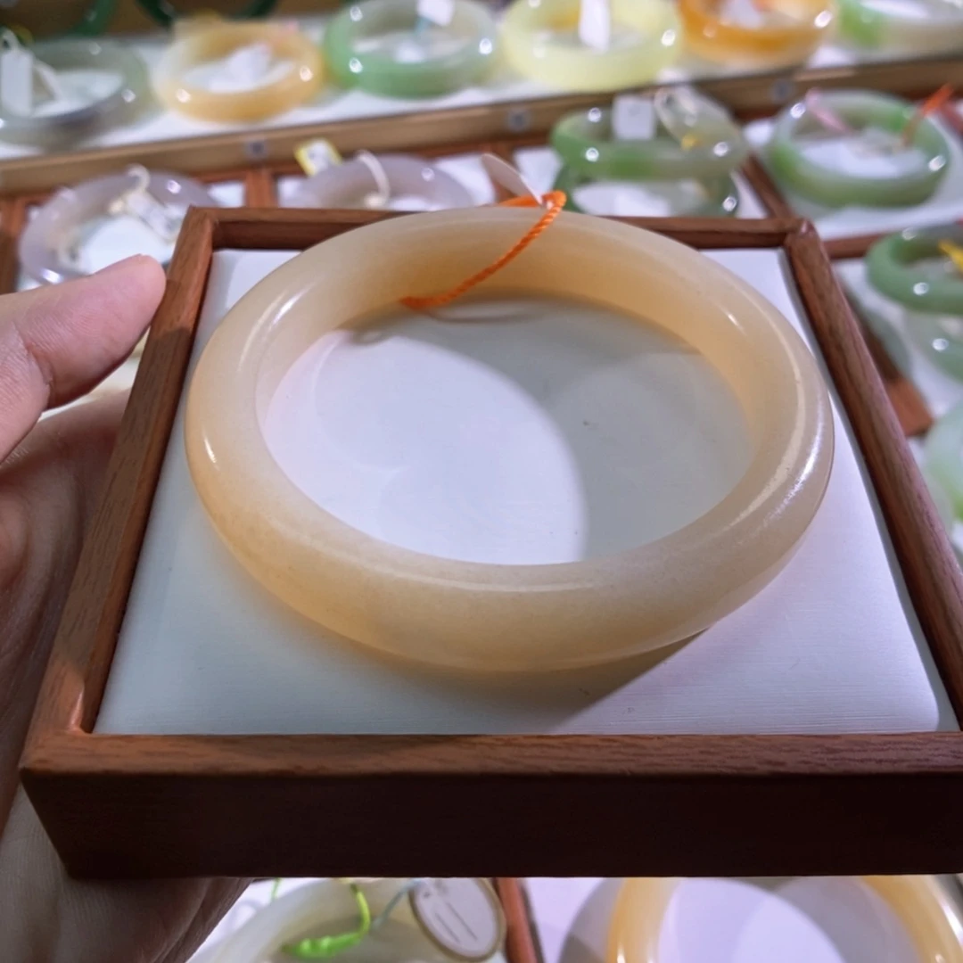 【闪购商品】未镶嵌手镯和田玉（糖玉）