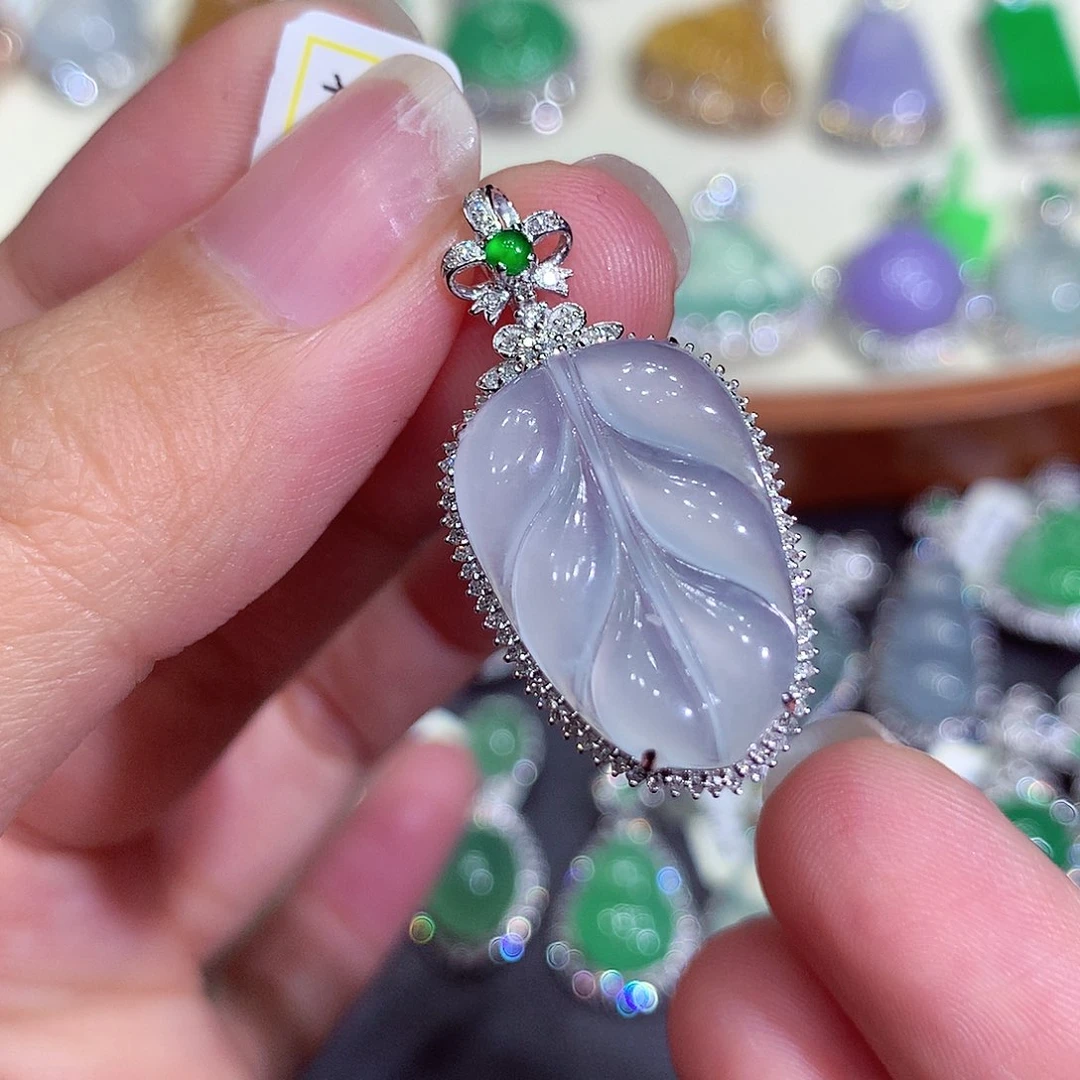 翡翠吊坠(不含链)18K金镶嵌