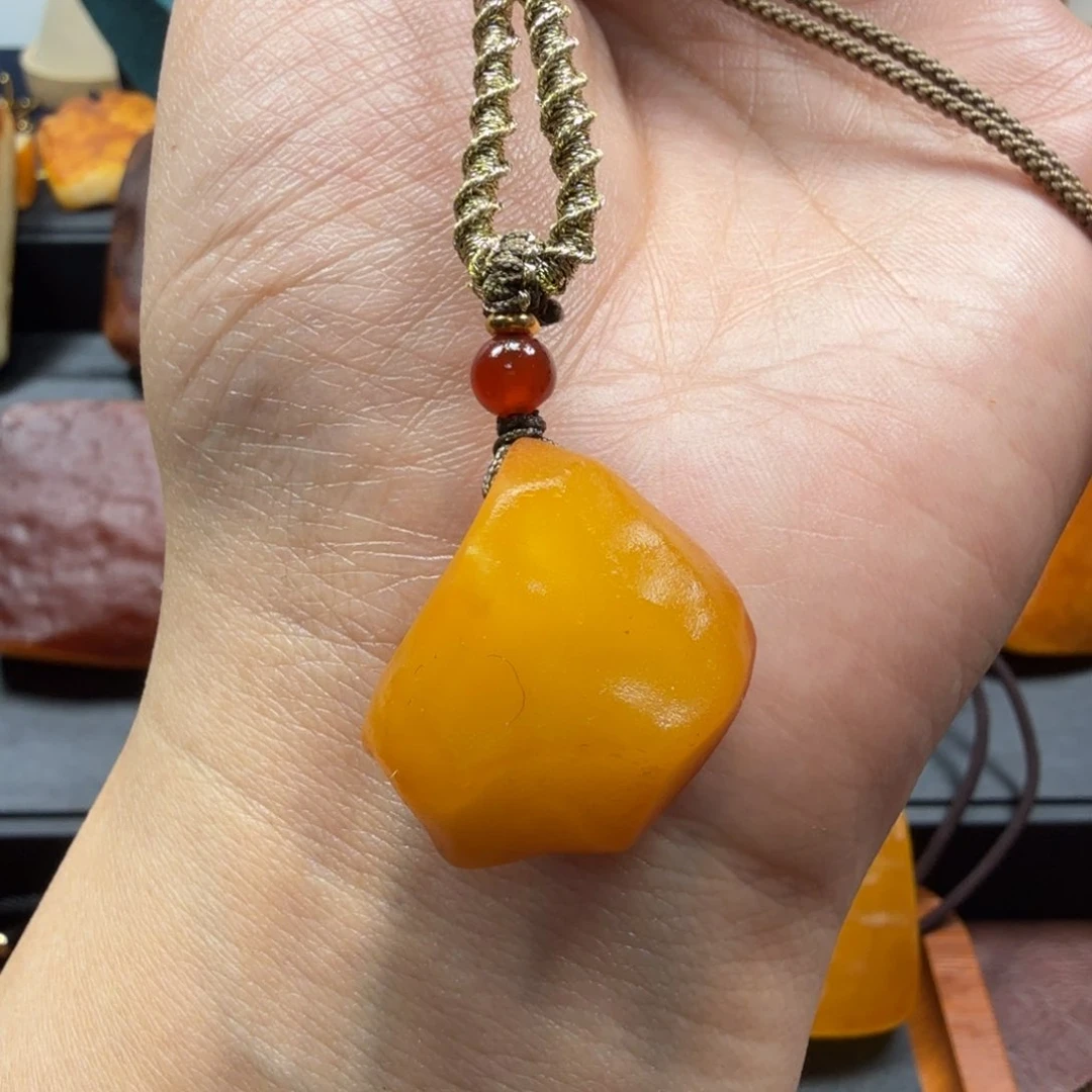 琥珀吊坠(赠链)未镶嵌