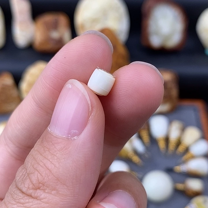 琥珀未镶嵌裸石6瓷白腊线束b312