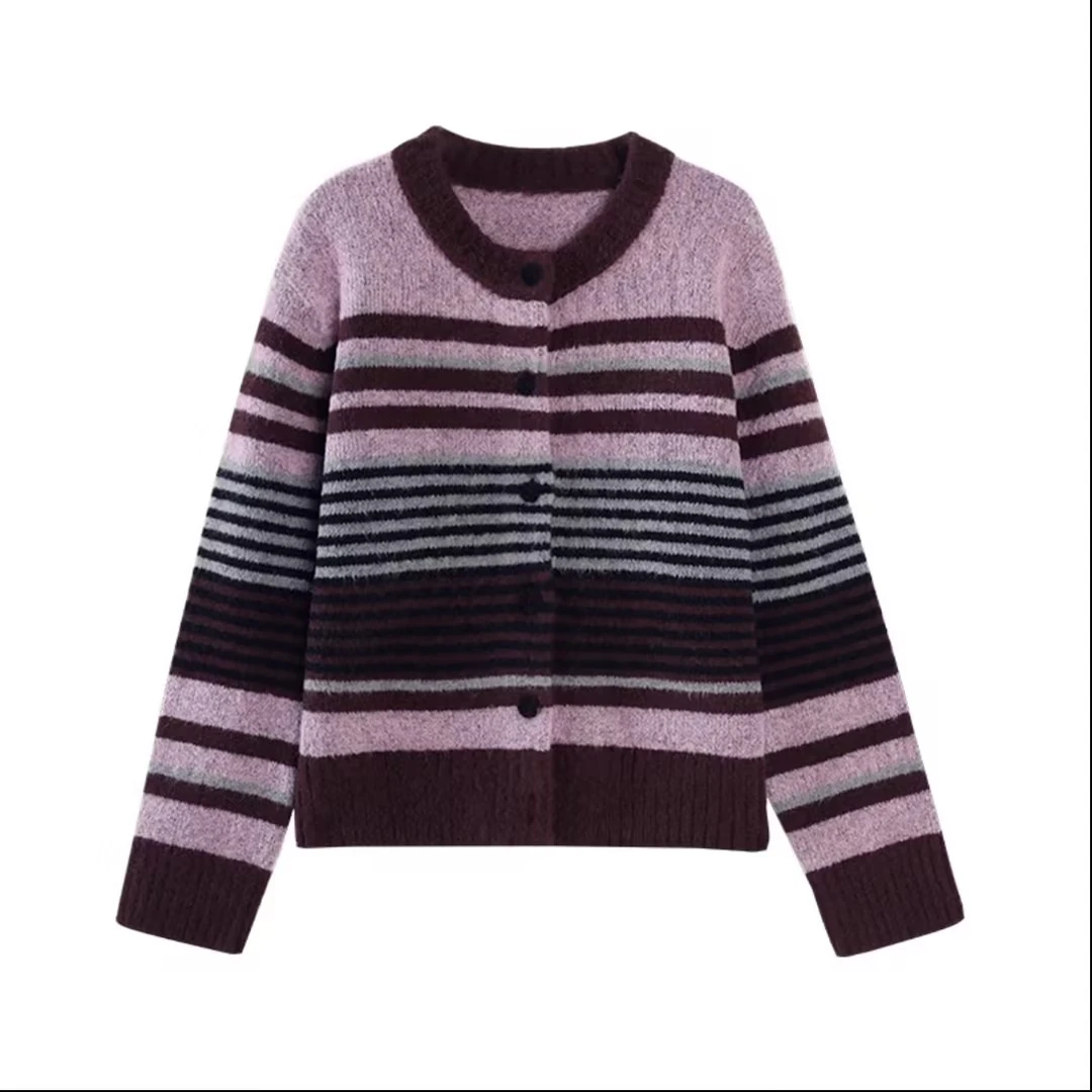 【鹿屿庄】气质圆领毛衣开衫女2024冬季新款保暖显瘦上衣L52511