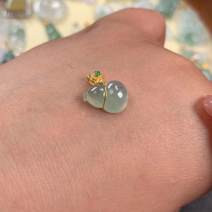 翡翠颈饰18K金镶嵌葫芦
