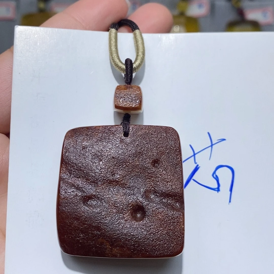 定制琥珀未镶嵌蜜蜡