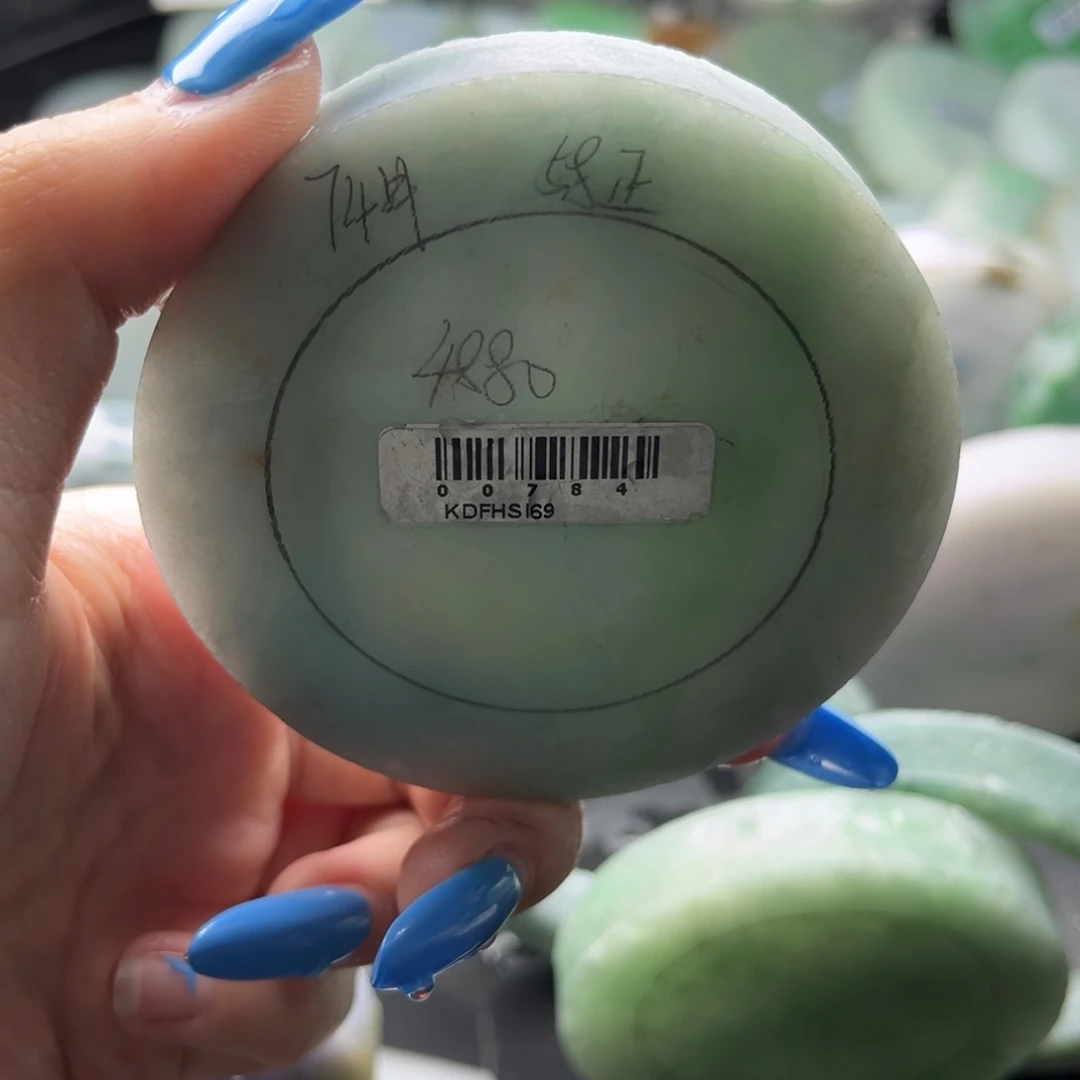 定制翡翠未镶嵌手镯放漏