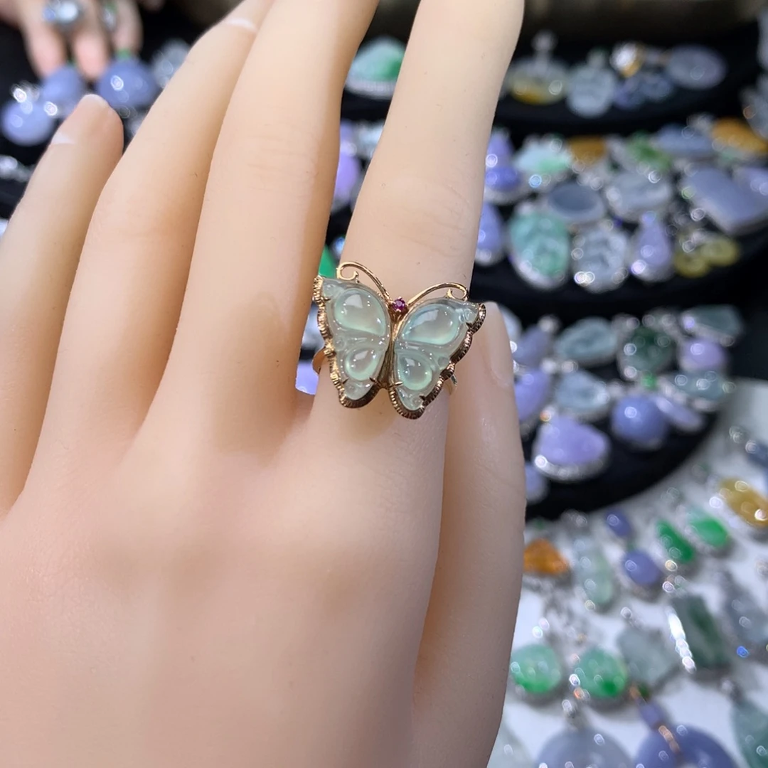 翡翠18K金镶嵌戒指