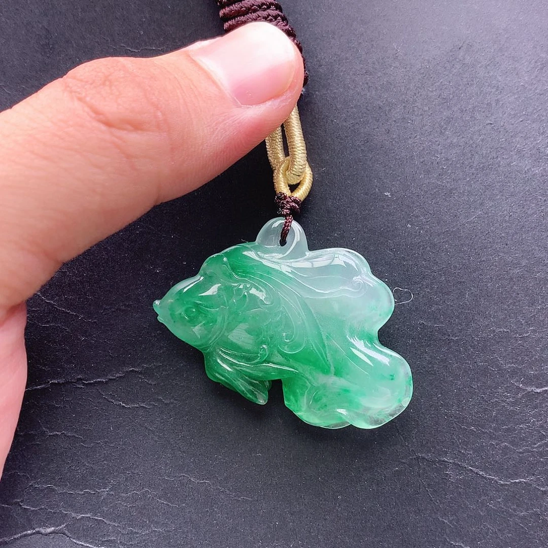 石英质玉未镶嵌颈饰