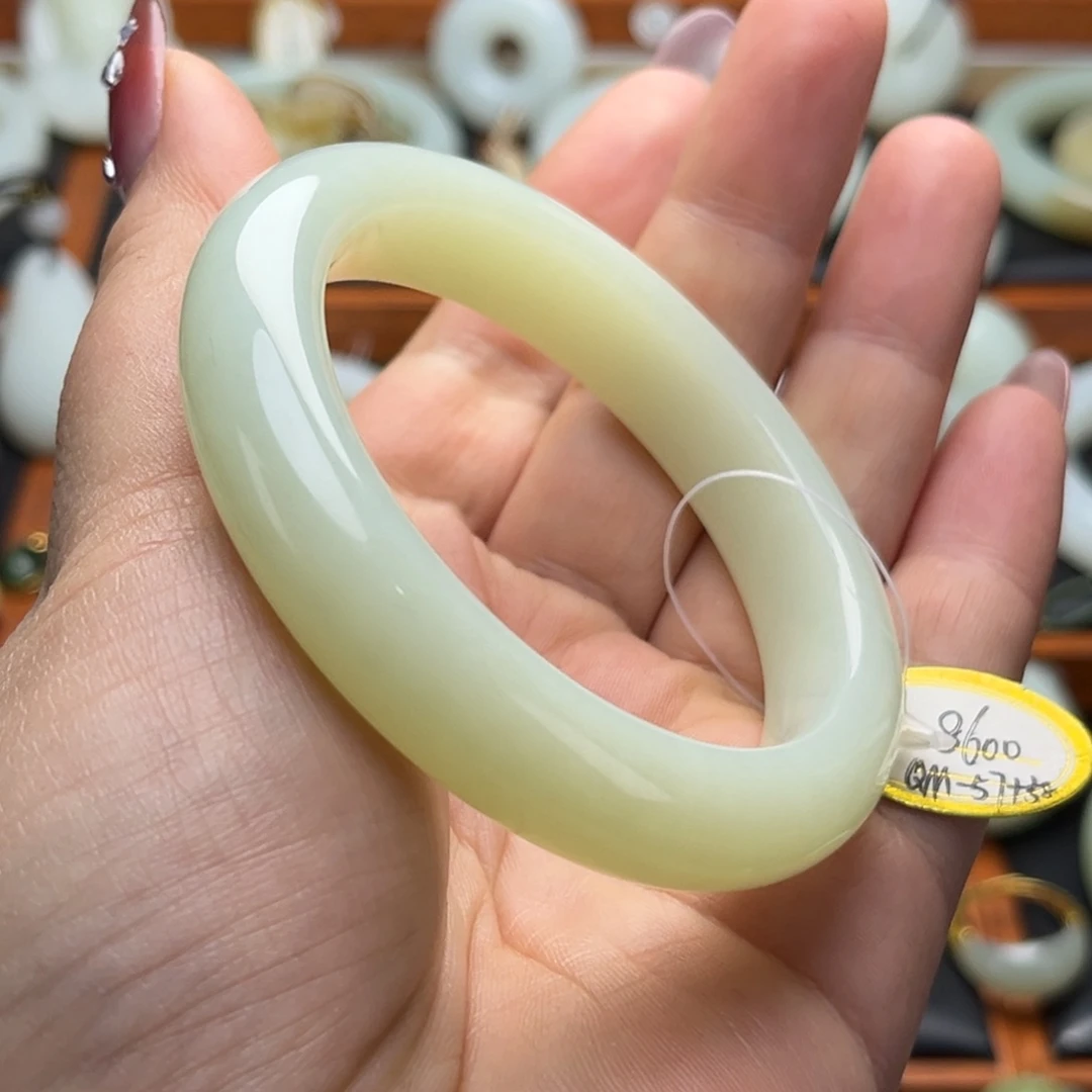 和田玉未镶嵌手镯57.58