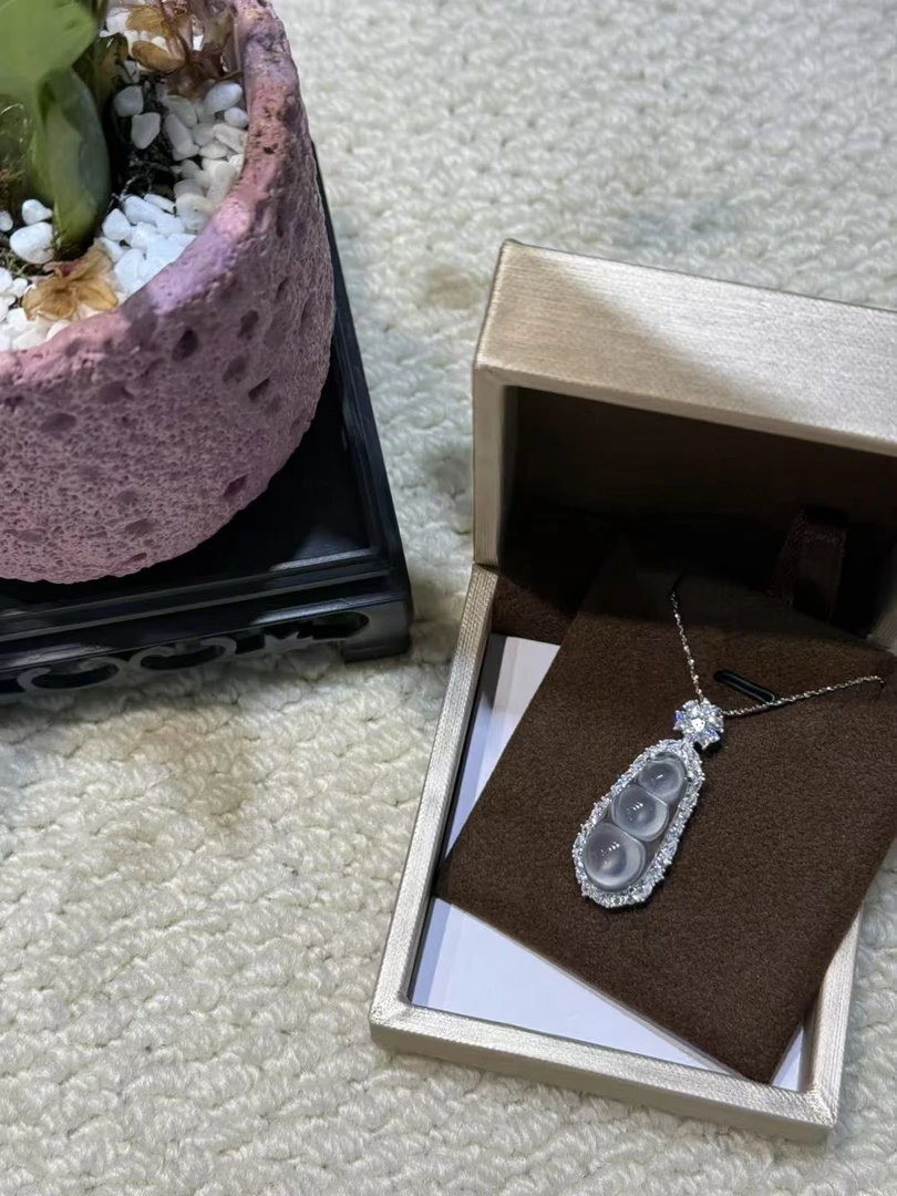 高冰925冰种镶嵌天然四季豆玉石玉髓吊坠福豆平安项链挂件