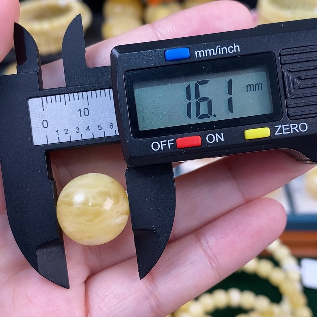 蜜蜡未镶嵌珠宝奇石