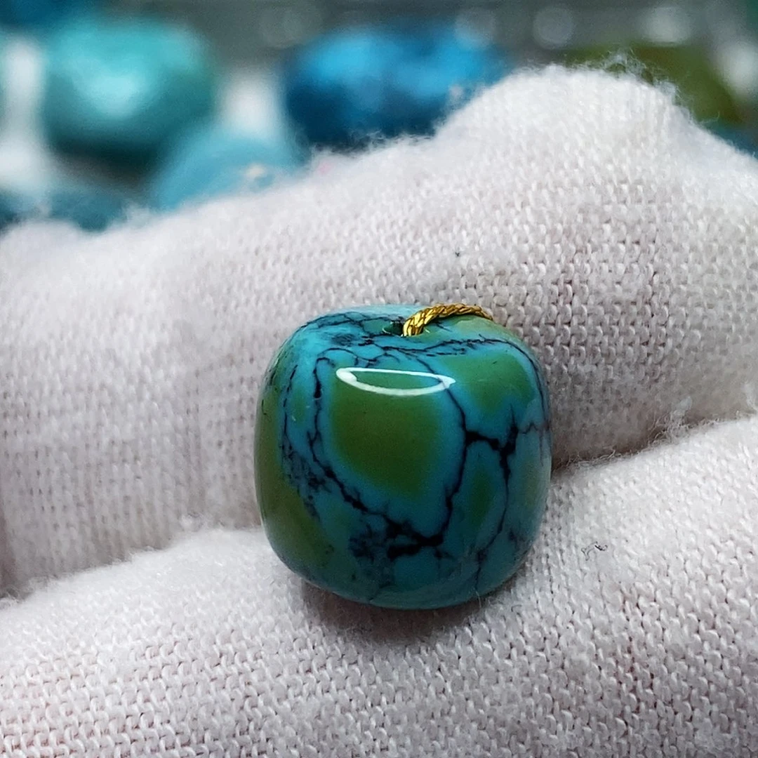 绿松石未镶嵌天然原矿 带武汉地大证书