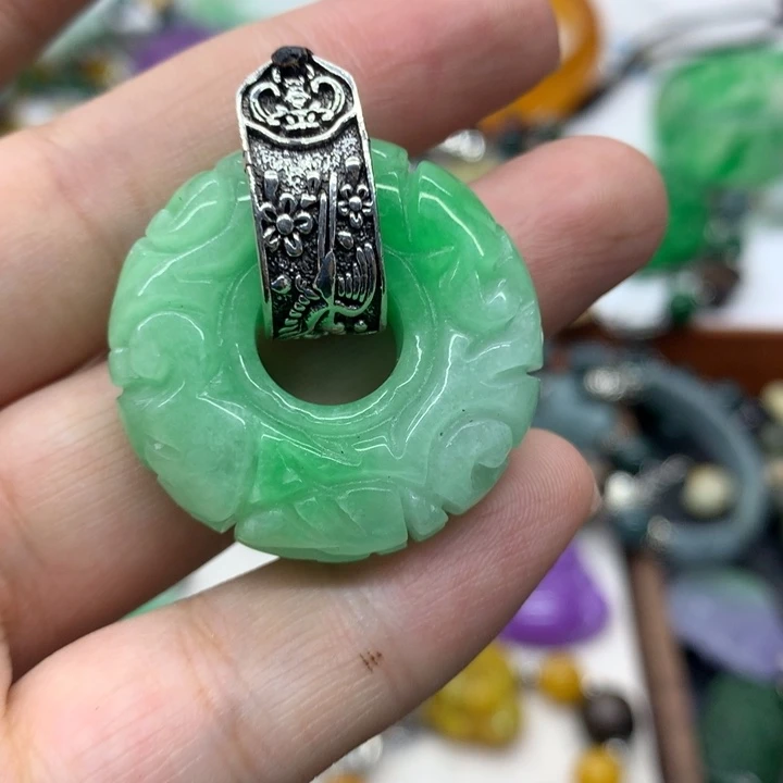 颈饰未镶嵌翡翠吊坠