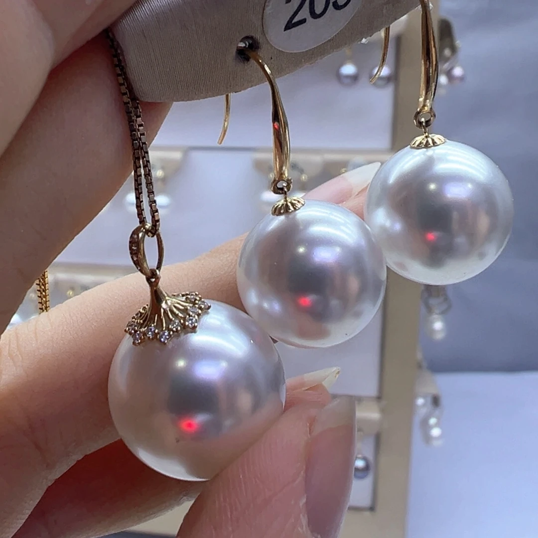 18K金镶嵌淡水珍珠耳饰