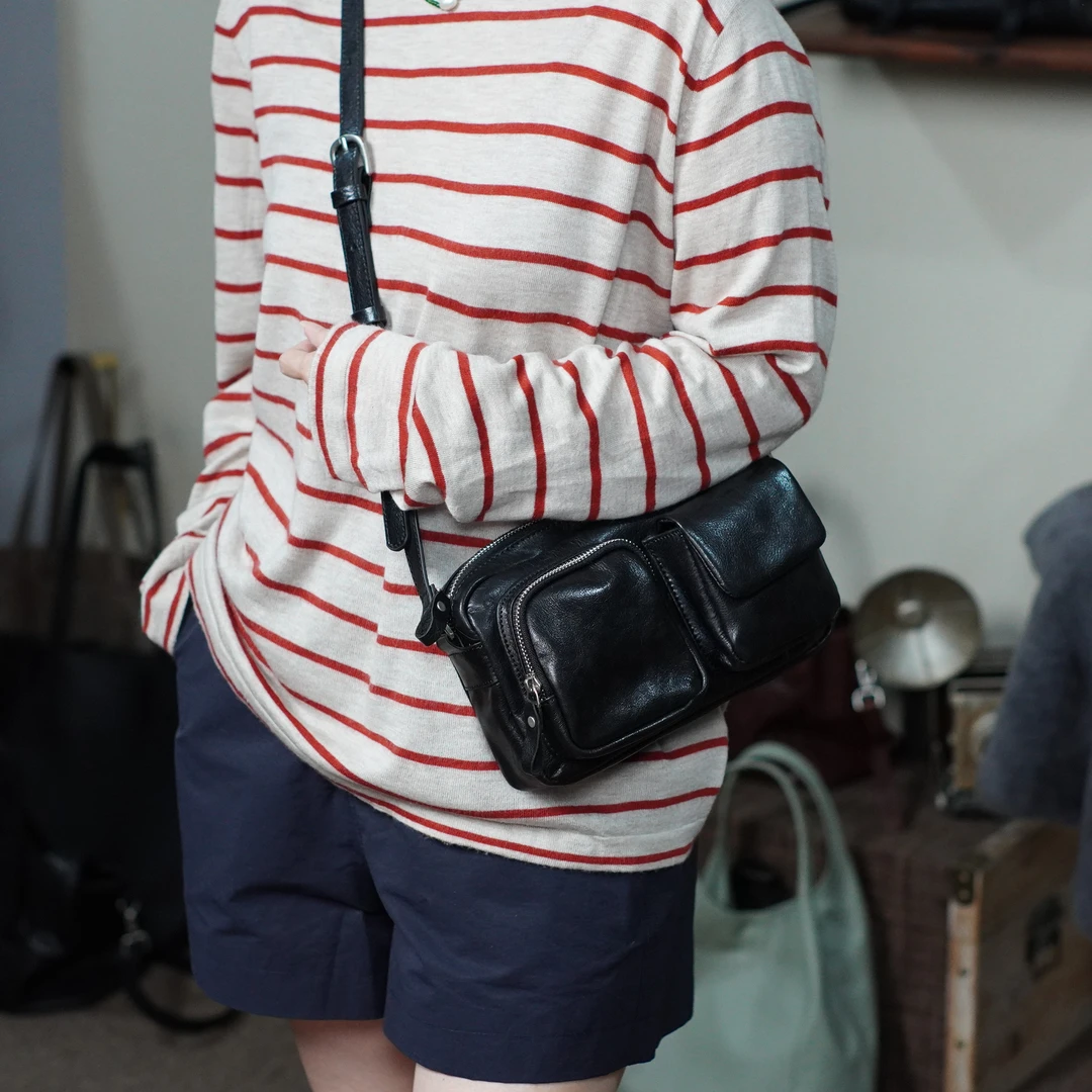 [冰语]2025新款真皮女包小众设计多口袋单肩斜挎机车相机包241206