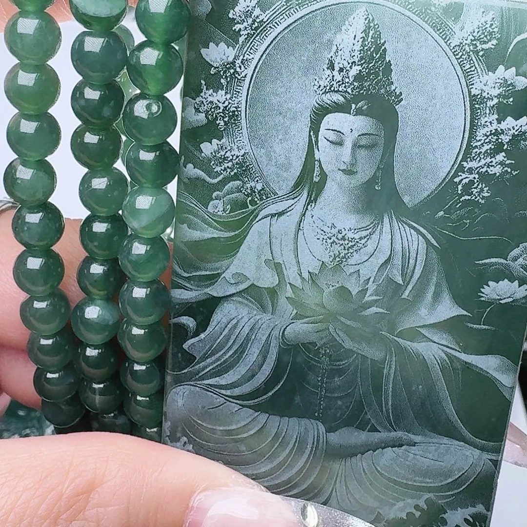 翡翠未镶嵌颈饰多样性发其一