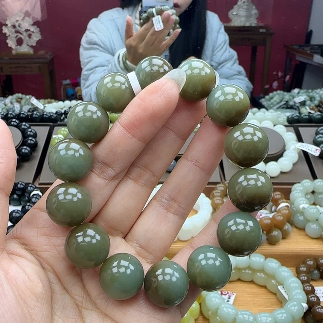 和田玉未镶嵌手串