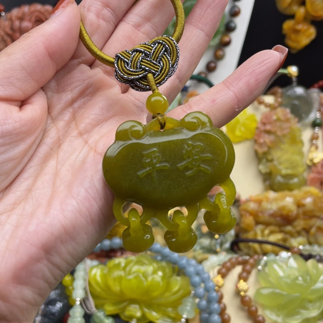 未镶嵌蛇纹石玉颈饰