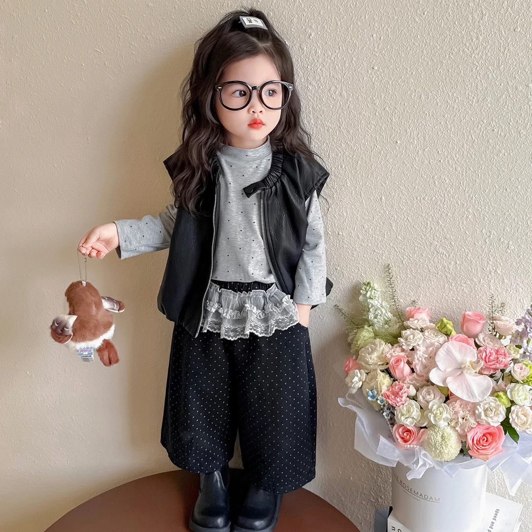 女童秋装套装2025新款女宝宝秋季洋气时髦打底衫韩版皮马甲三件套