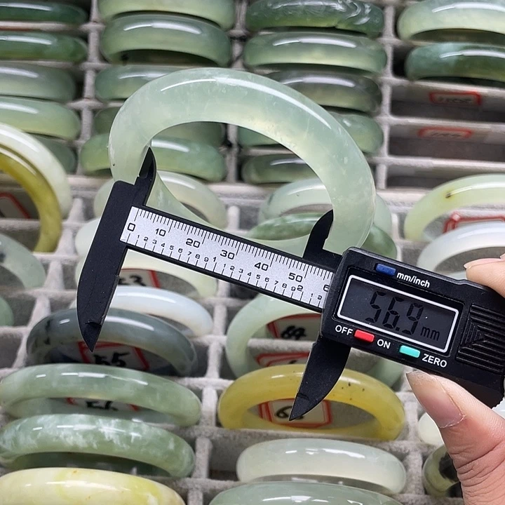 未镶嵌蛇纹石玉手镯45