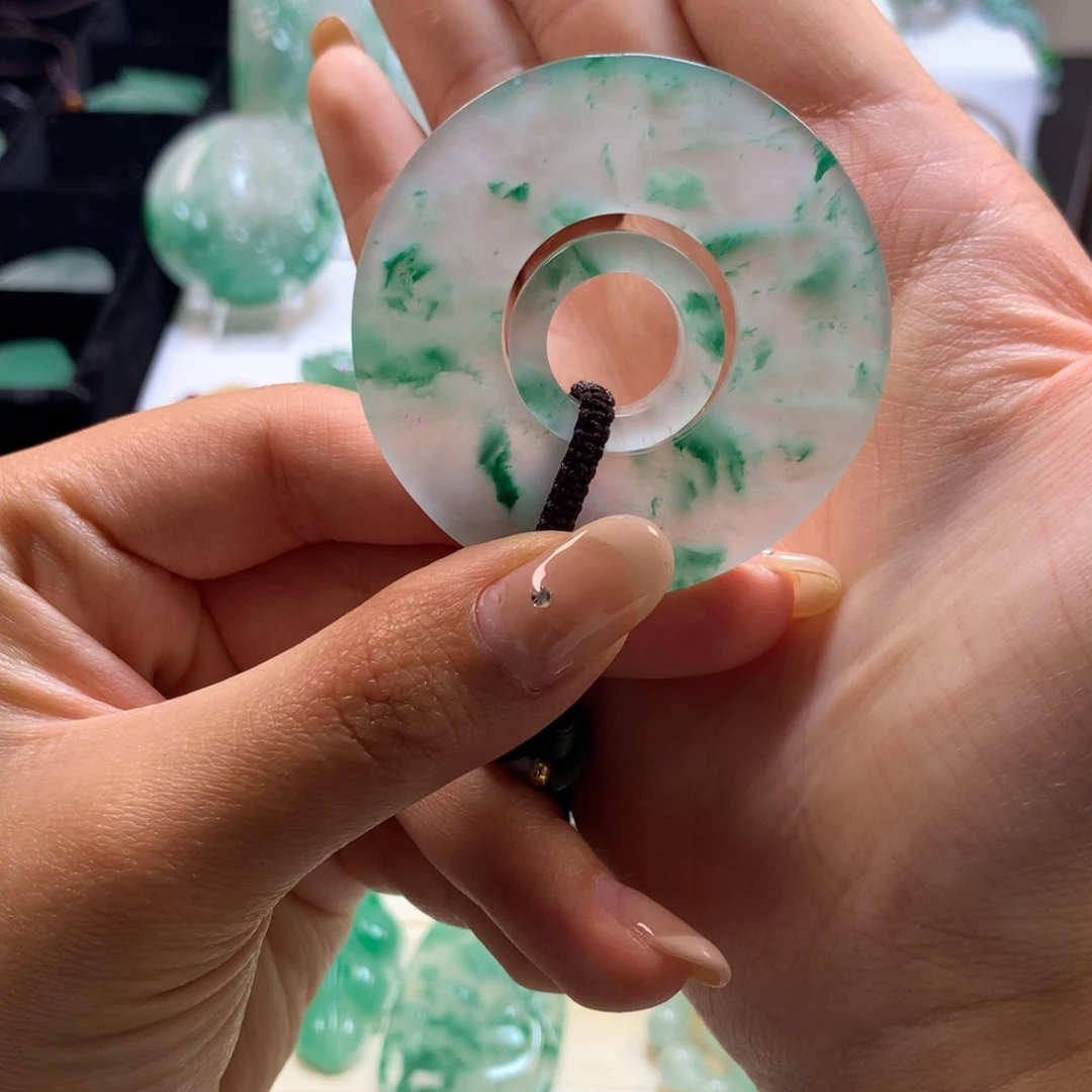 石英质玉未镶嵌吊坠(赠链)四*?