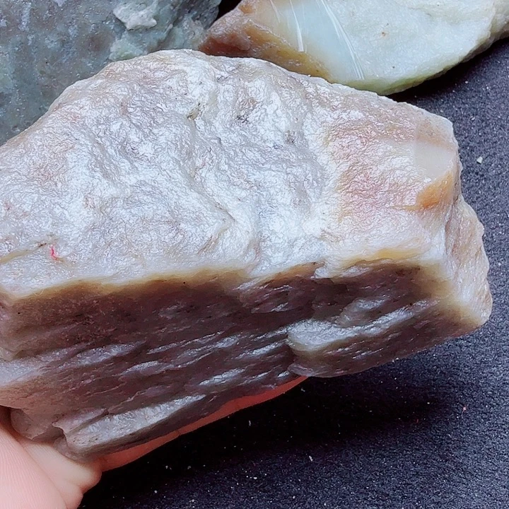 未镶嵌和田玉（糖玉）珠宝半成品