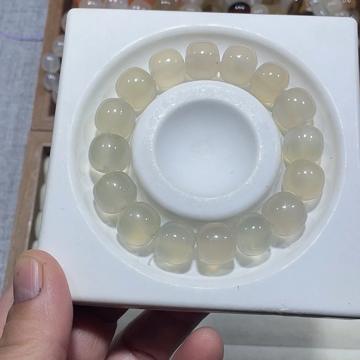玛瑙/玉髓合金颈饰