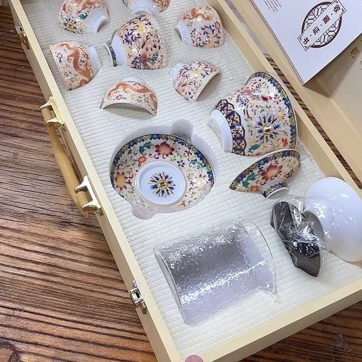 孤品茶具套装等。