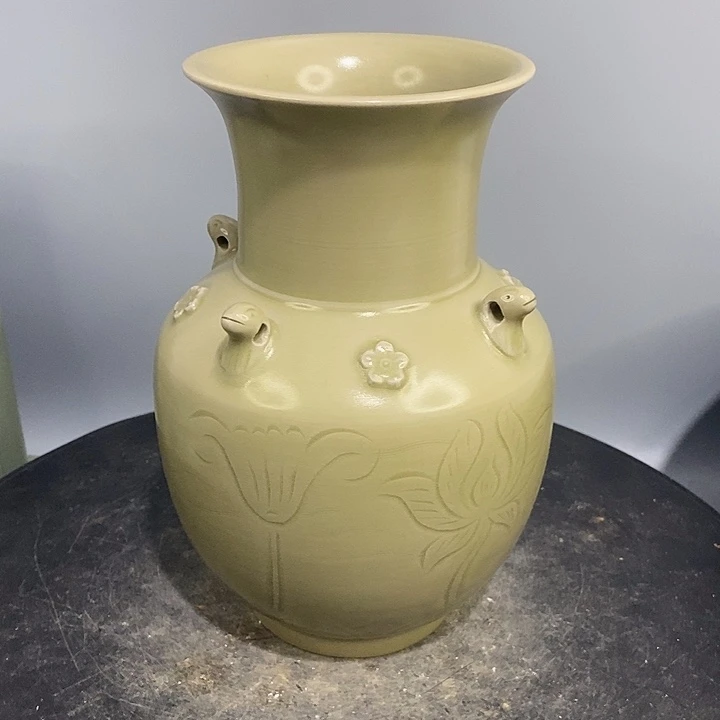 越窑四系罐造型独特