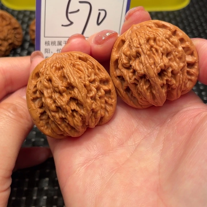 文玩核桃把件42虎头570