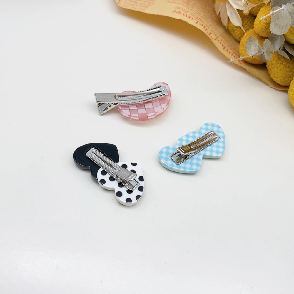 04574 好啊商店 醋酸爱心边夹，三色，长度5cm左右