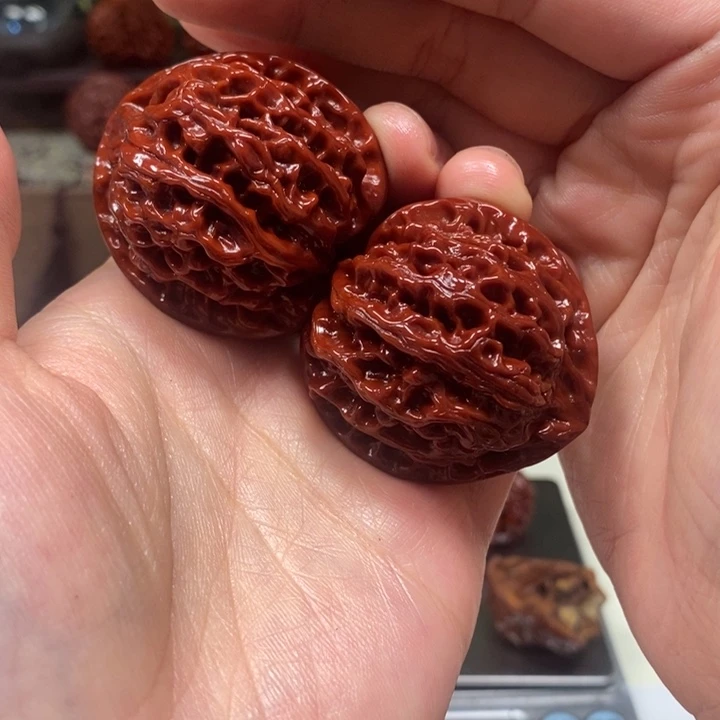 男***9文玩核桃吊坠苹果园